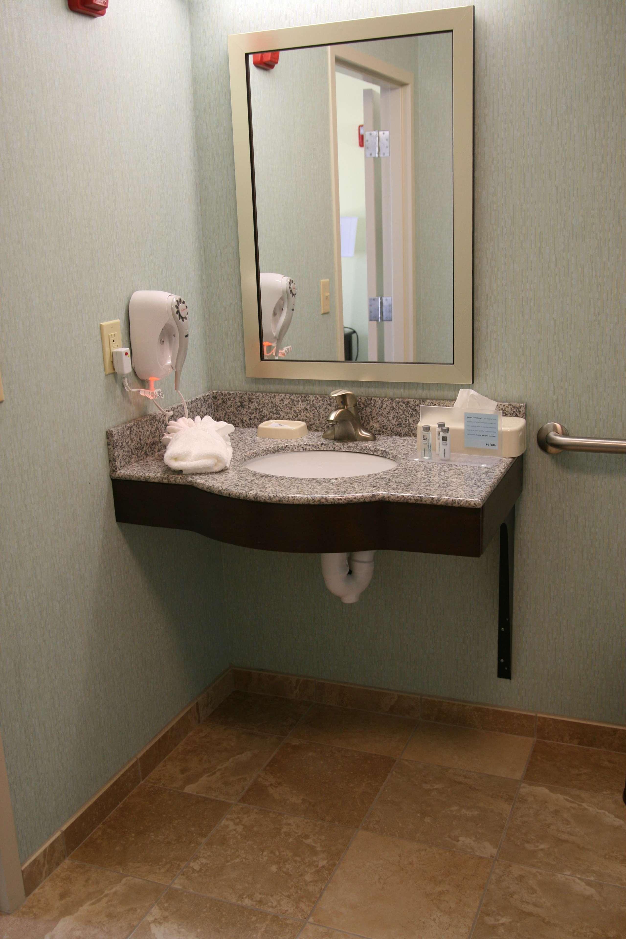 Hampton Inn & Suites Wilder Værelse billede